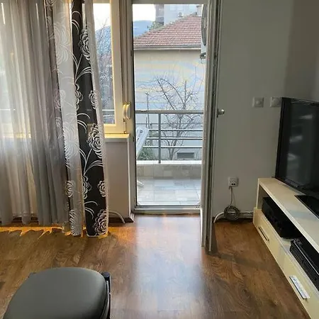 Lägenhet Modern And Spacious In Private House