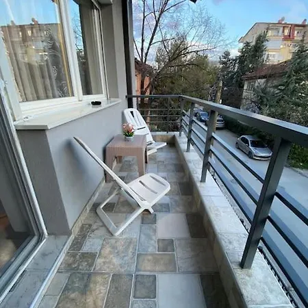 Lägenhet Modern And Spacious In Private House Skopje